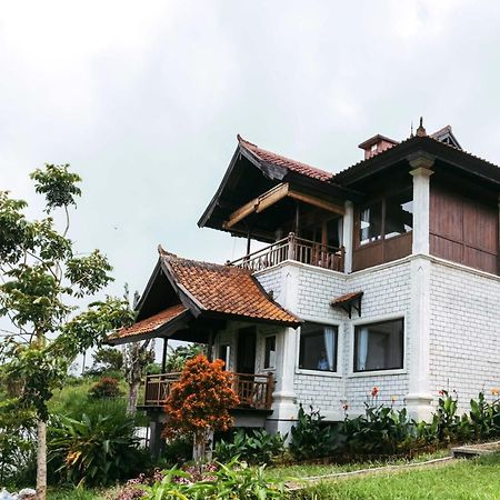 Girihill Farmhouse Munduk Exterior foto